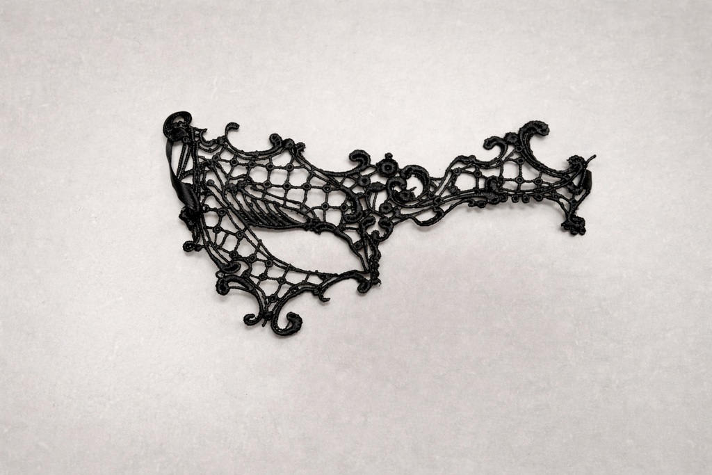 Elegant Lace mask