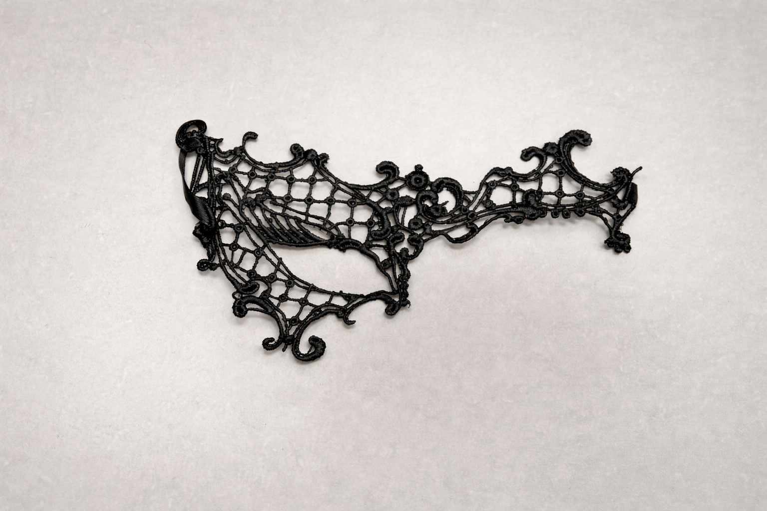Elegant Lace mask